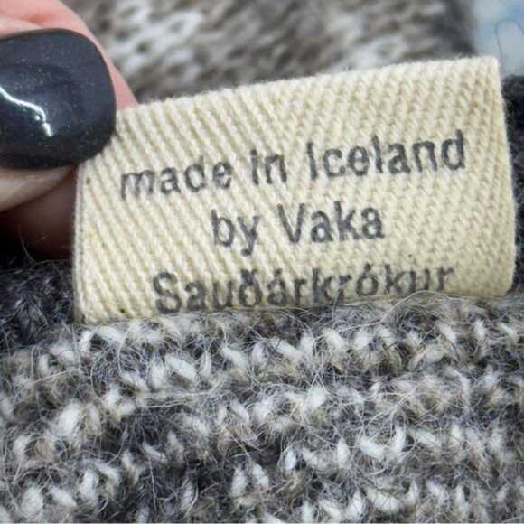 Vaka Icelandic Knit Wool Sweater Vest - Picture 16 of 16